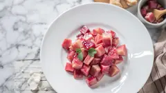 Waarom topchefs suiker vermijden bij rabarber: ik probeerde hun methode en de smaak was intenser dan ik ooit had verwacht