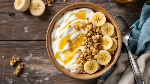 Eet je ’s avonds yoghurt? Dit is wat voedingsdeskundigen echt zeggen over je slaap en spijsvertering.
